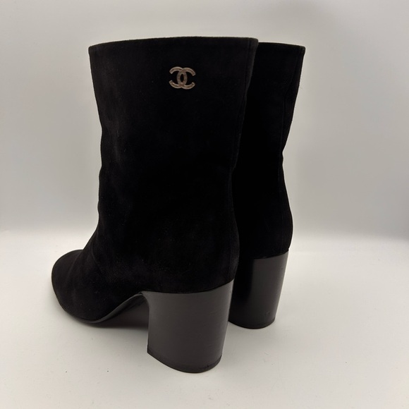 CHANEL Black Suede CC Calfskin Short Boots Made in Italy Size 38 Box Dustbags - Picture 4 of 15